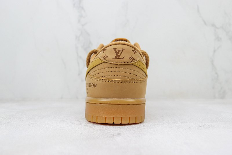 Louis Vuitton x Nike Dunk Low "Tawny Beige/Monogram/Double Lacing" фото № 9
