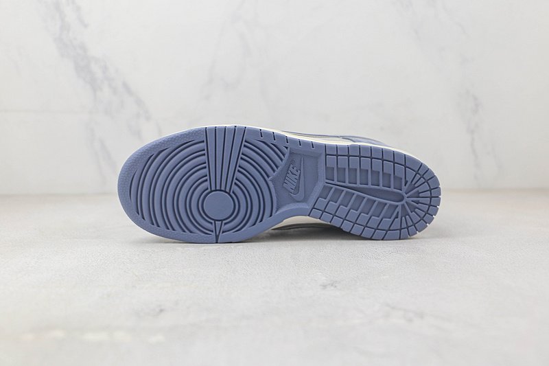 Otomo Katsuhiro x Nike SB Dunk Low "Denim" фото № 9