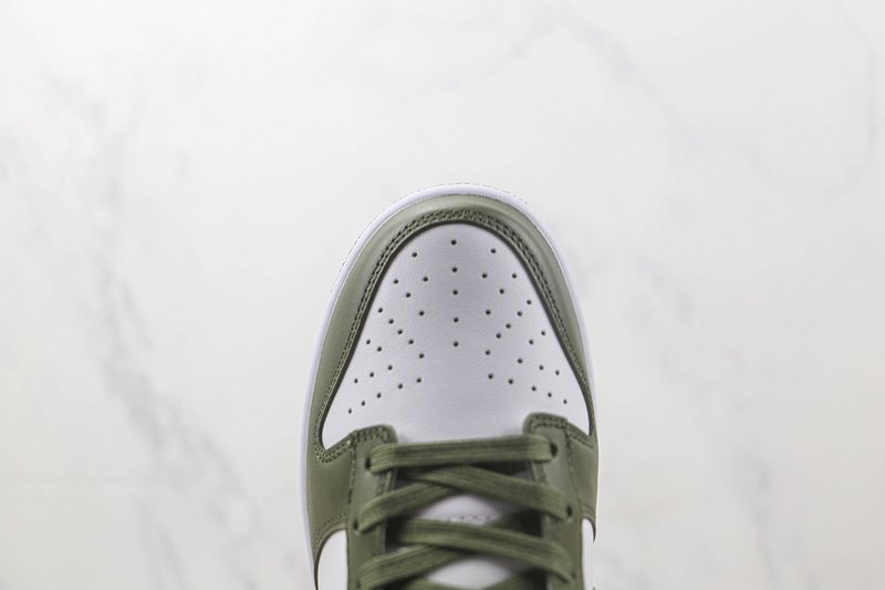 Nike SB Dunk Low "Medium Olive" фото № 3