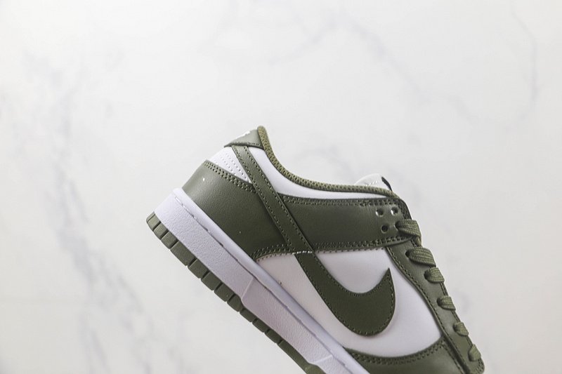 Nike SB Dunk Low "Medium Olive" фото № 4