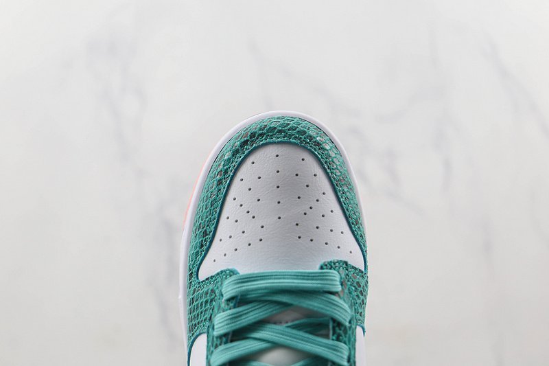 Nike SB Zoom Dunk Low "Washed Teal Snakeskin" фото № 3