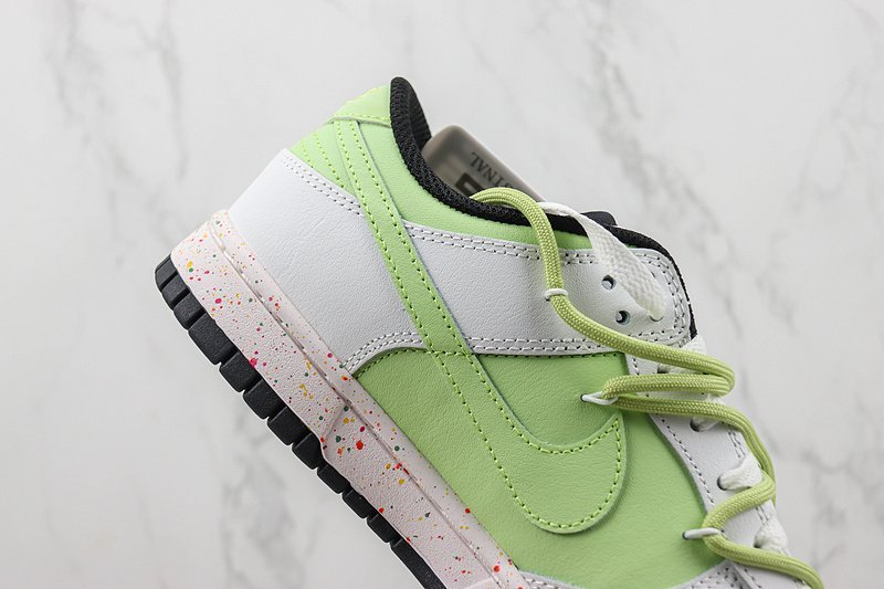 Nike SB Dunk Low "Ghost Green" фото № 3