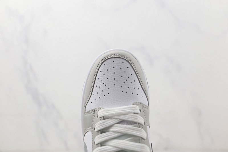 Nike Dunk Low "Stencil Swoosh" фото № 4