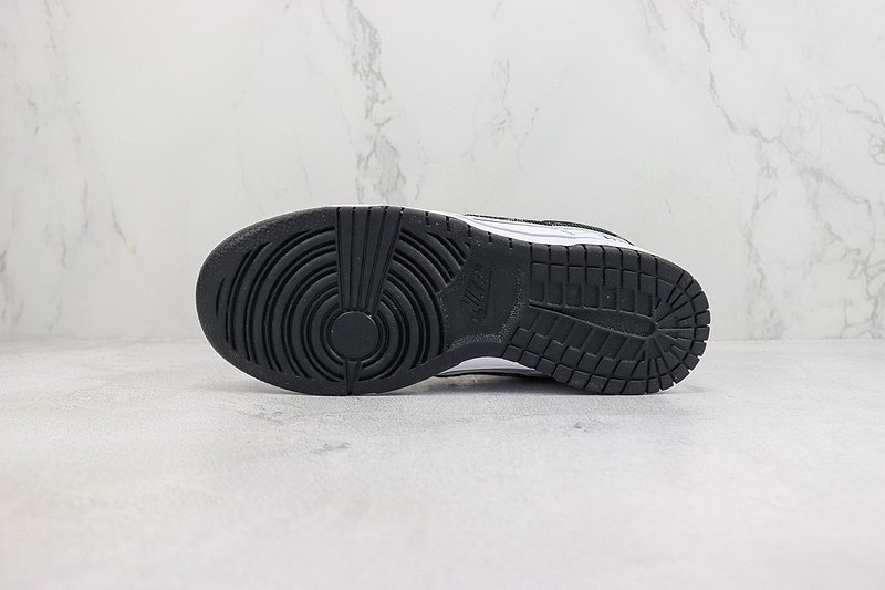 Louis Vuitton x Nike SB Dunk Low "Off White/Black/Grey" фото № 8