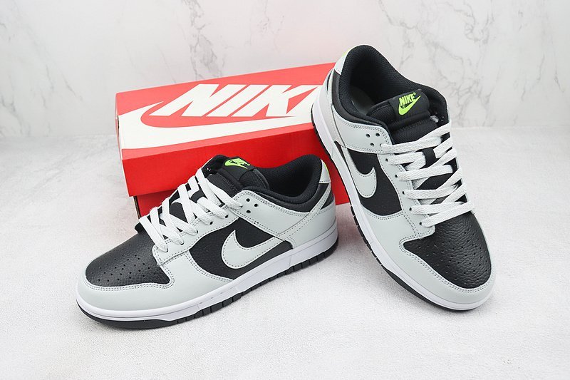 Nike Dunk Low "Reverse Panda" фото № 7
