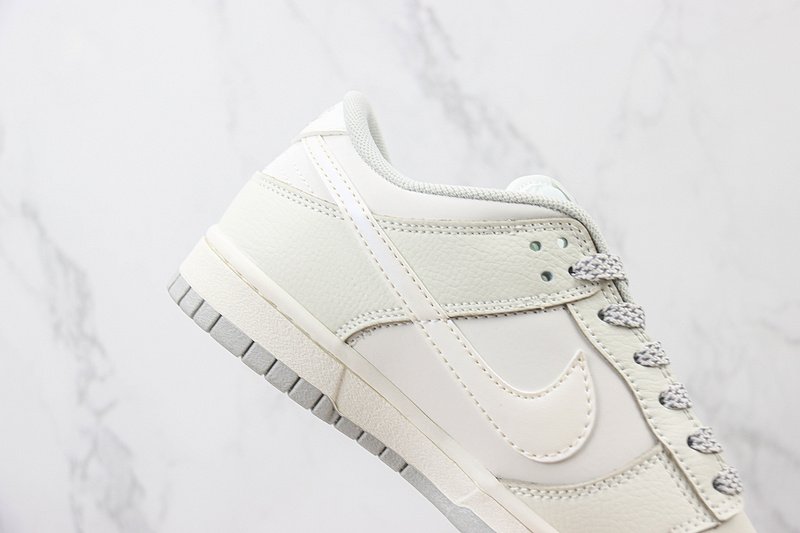 Nike Dunk Low "Cream/Grey Foot/Mini Swoosh" фото № 3