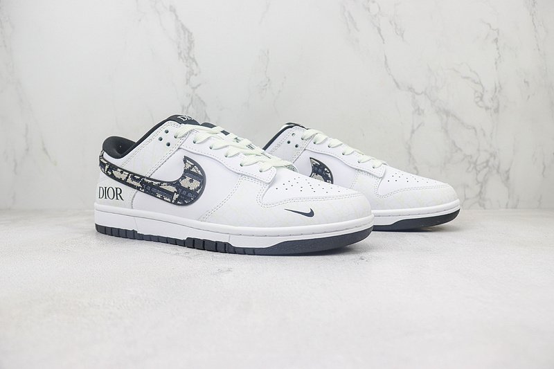 DIOR x Nike Dunk Low "White/Black/Mini Swoosh" фото № 6