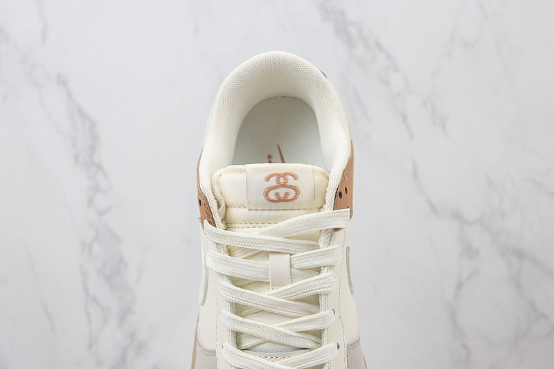 Stussy x Nike Dunk Low "Cream/Gossamer/Beige" фото № 5