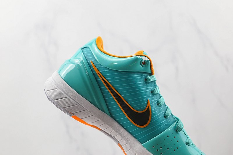 Undefeated x Nike Zoom Kobe 4 Protro "Hyper Jade" фото № 4