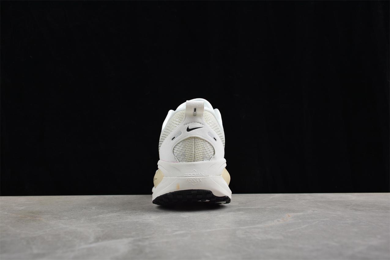 Nike Vomero 18 "Summit White Coconut Milk" фото № 4