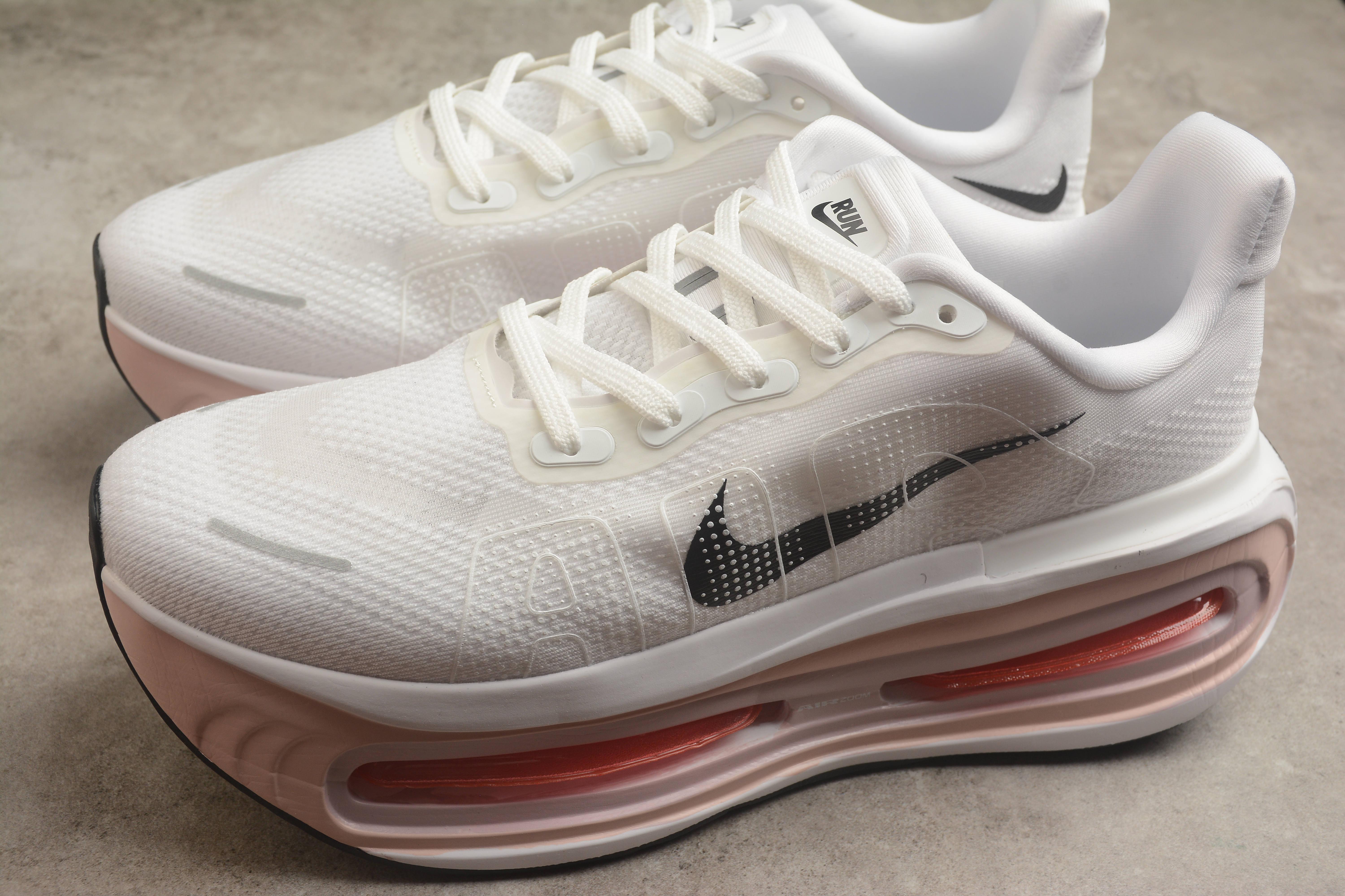 Nike Vomero Premium "White/Black/Pure Platinum" фото № 3