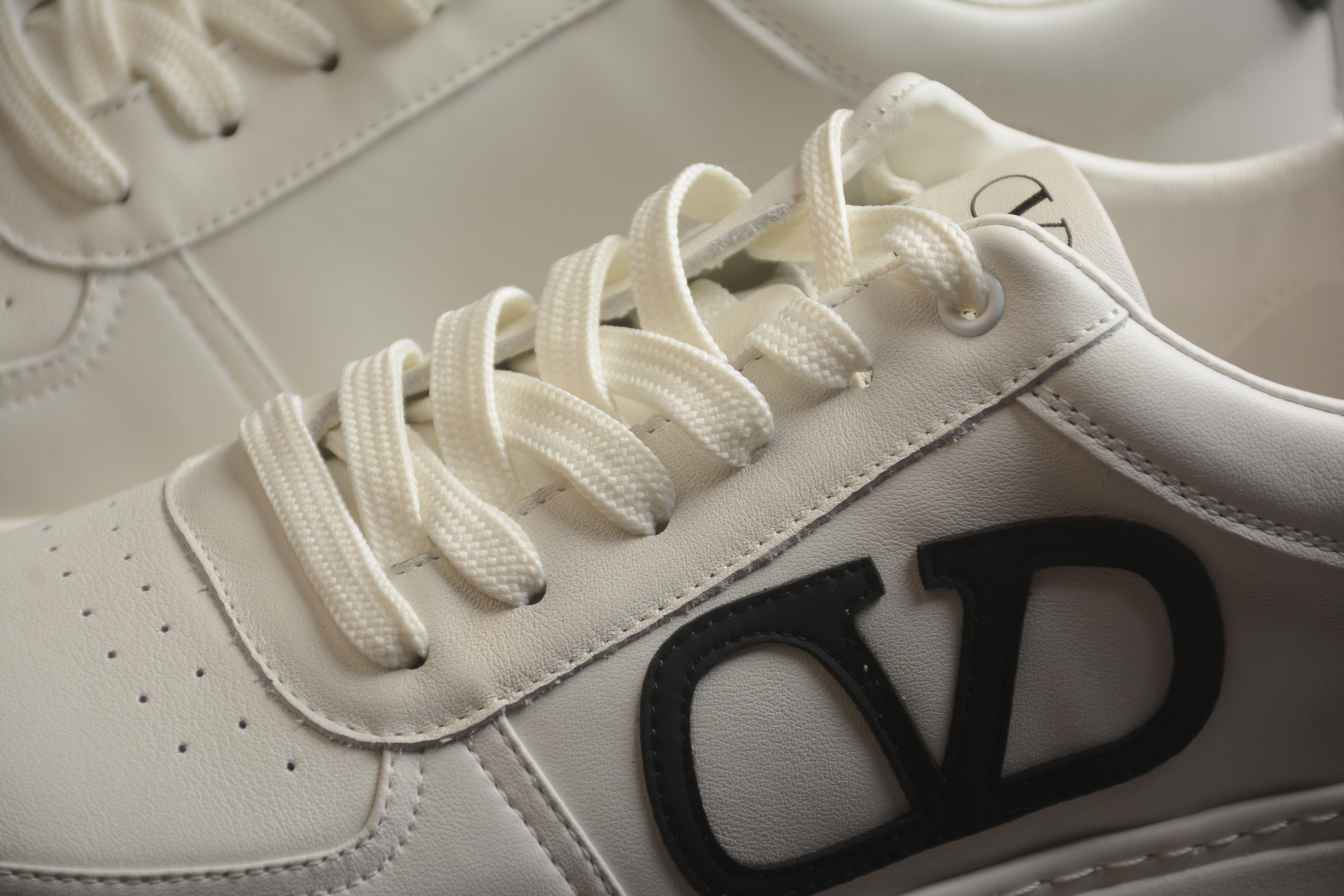 Valentino Rockstud Untitled "White/Core Black" фото № 8