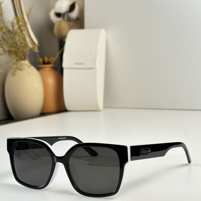 Солнцезащитные очки Prada Rounded Square Shaped With Logo "Black" фото № 2