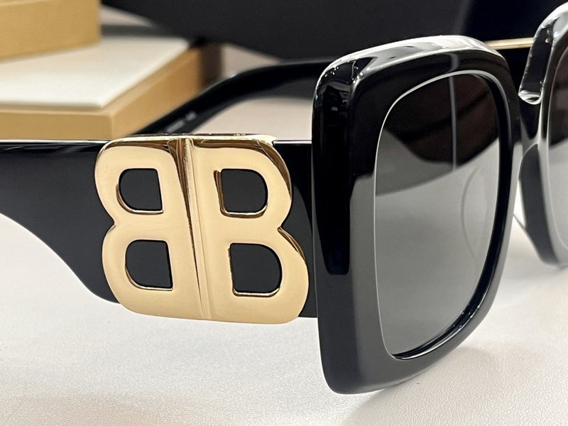 Солнцезащитные очки Balenciaga Wide Glasses Temples With Letters "Black/Gold" фото № 2