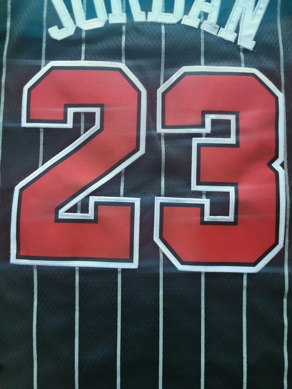 Баскетбольная Джерси Nike Chicago Bulls 19-20 №23 Michael Jordan "Black" фото № 2