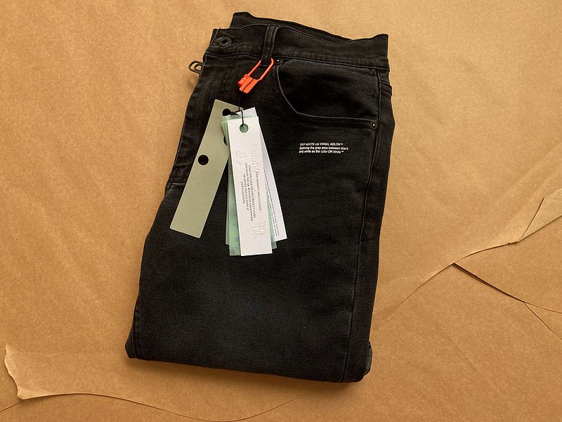 Джинсы Off White With A White Inscription From The Designer "Black" фото № 6