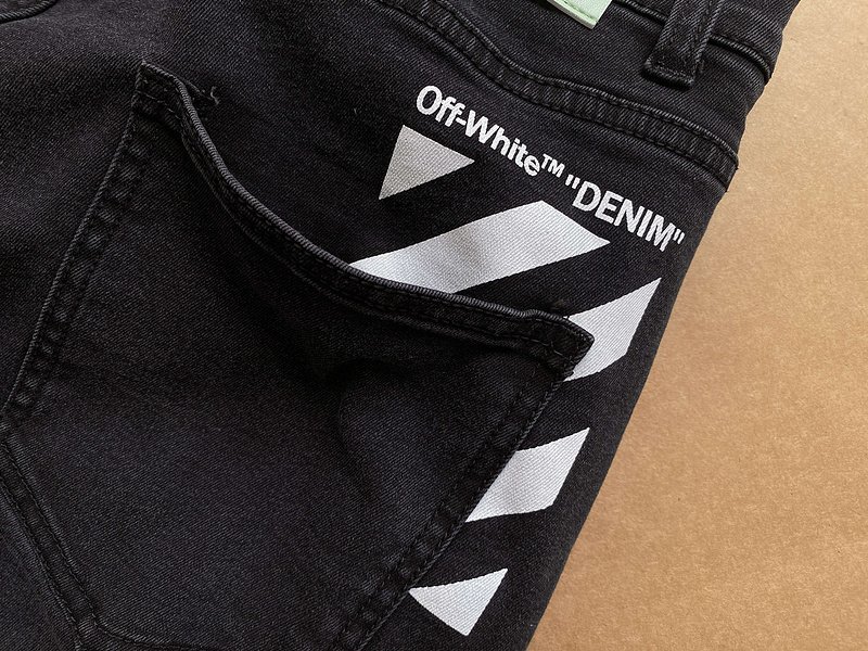 Джинсы Off White With A White Inscription From The Designer "Black" фото № 7