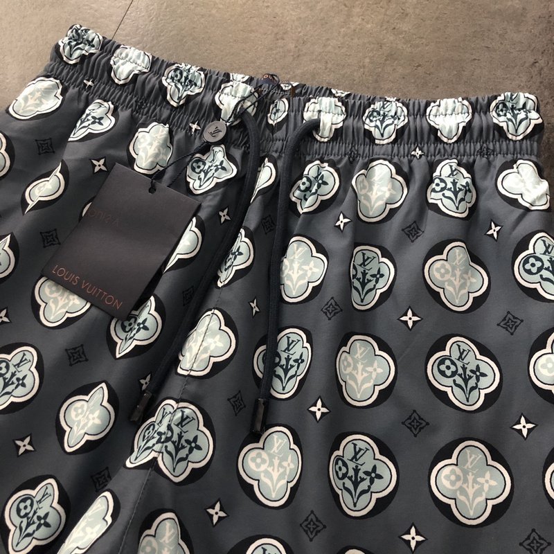 Шорты Louis Vuitton With Beautiful Brand Emblems "Gray" фото № 5
