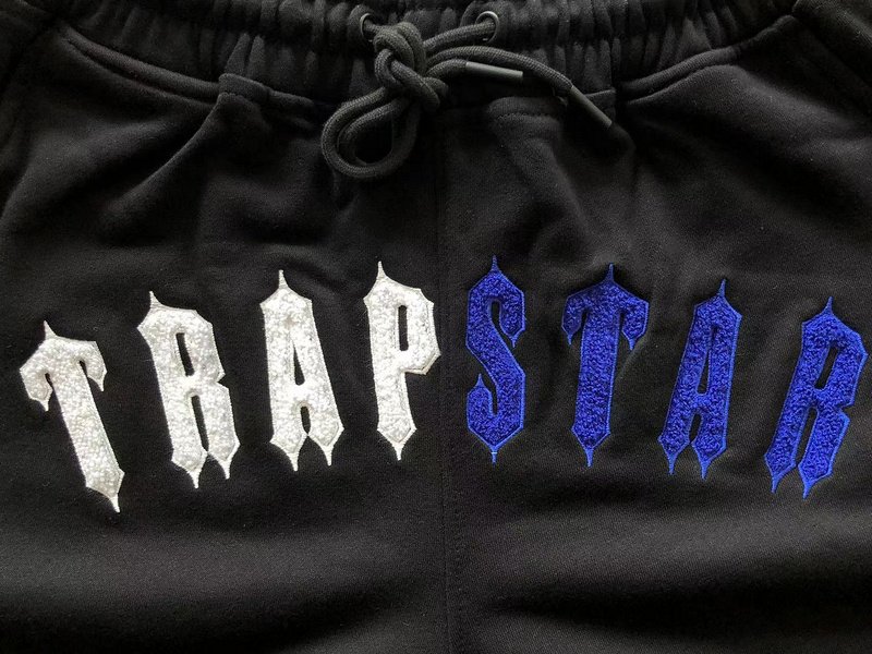 Шорты Trapstar Two Color Wide Logo And Front Pockets "Black" фото № 5
