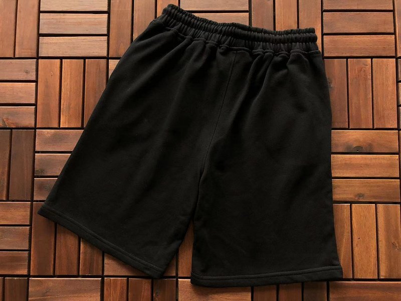 Шорты Trapstar Two Color Wide Logo And Front Pockets "Black" фото № 2