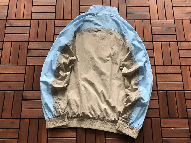 Олимпийка Trapstar Small Embroidered Logo And Sleeves Decorated By Colorful Stripe "Beige/Blue" фото № 2