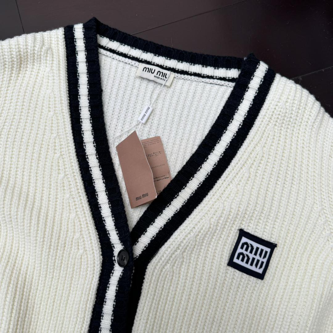 Кардиган Miu Miu Frontside White Rectangle Black Outline Logo "Beige" фото № 6