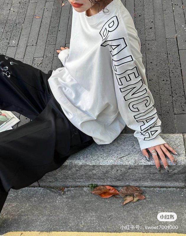 Свитшот Balenciaga Text On Left Sleeve "White" фото № 6