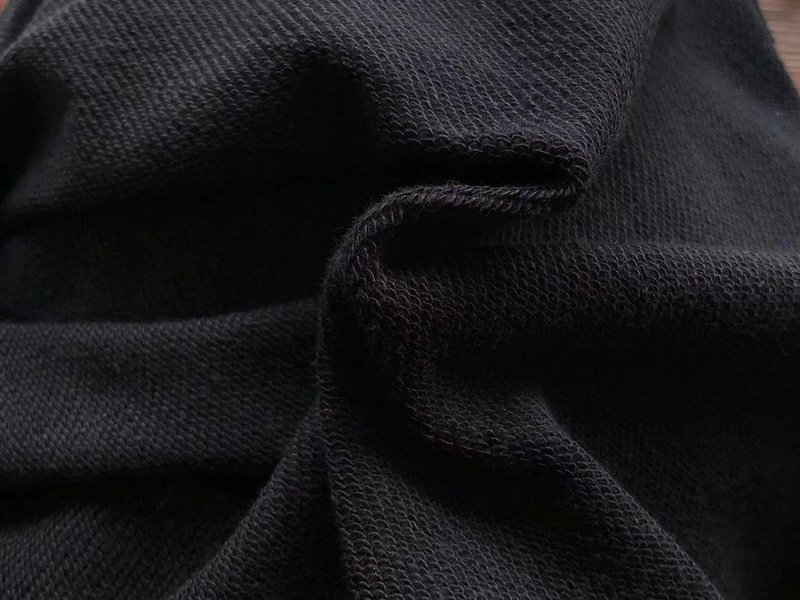 Свитшот Lacoste Plain With Small Front Logo "Black" фото № 4