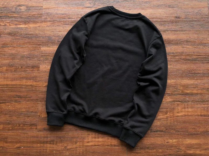 Свитшот Lacoste Plain With Small Front Logo "Black" фото № 2