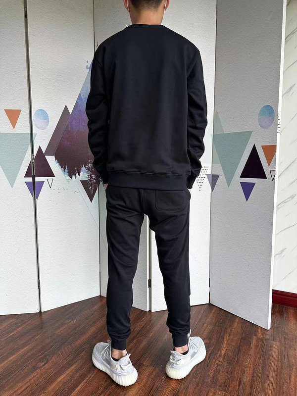 Свитшот Lacoste Plain With Small Front Logo "Black" фото № 9