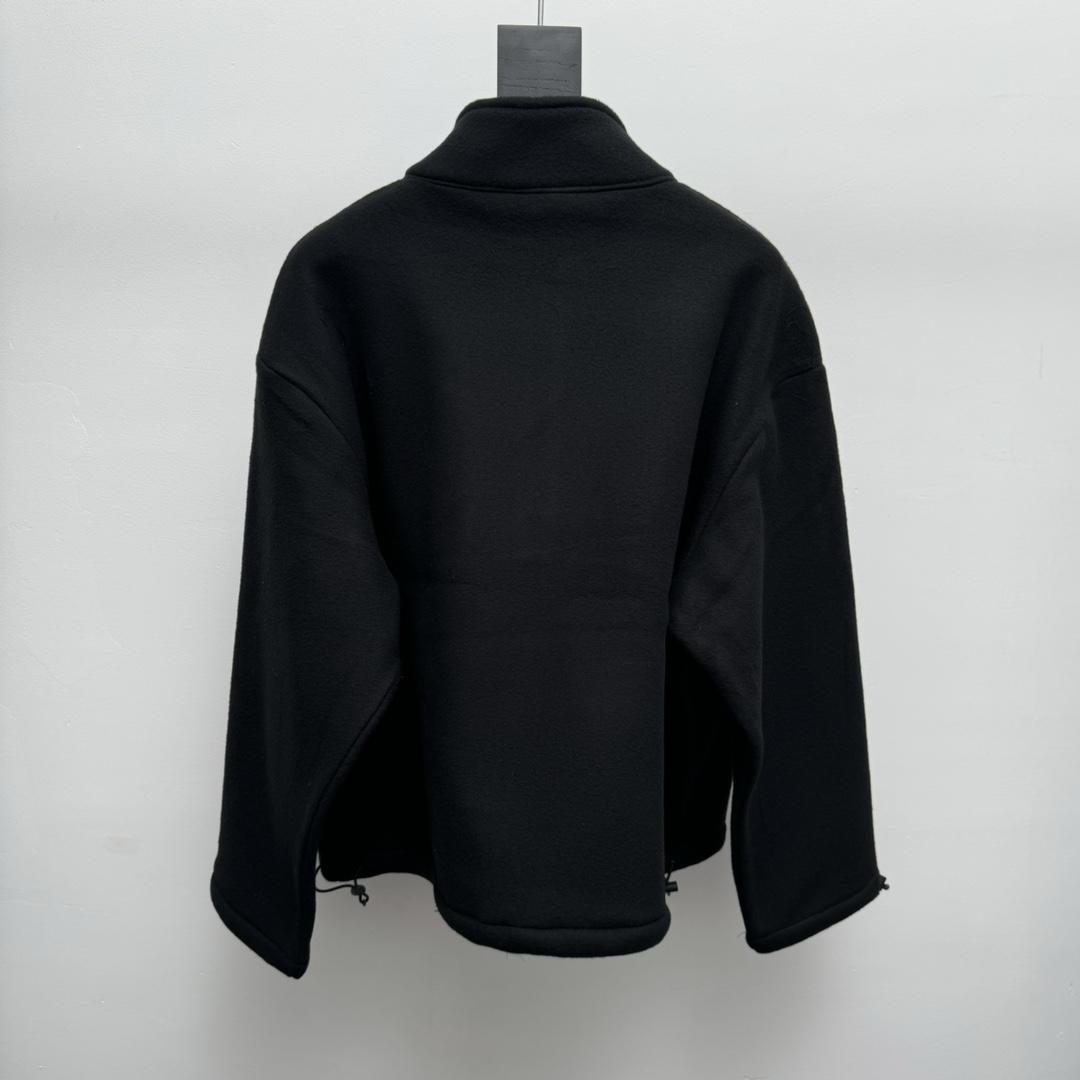 Свитшот Miu Miu White Frontside Logo Two Frontside Pockets "Black" фото № 3