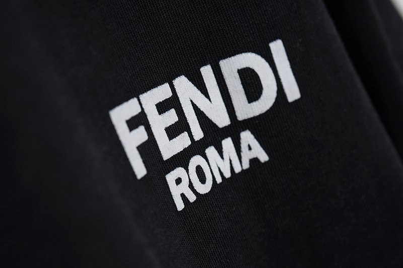 Футболка Fendi Plain With Small Logo "Black" фото № 5