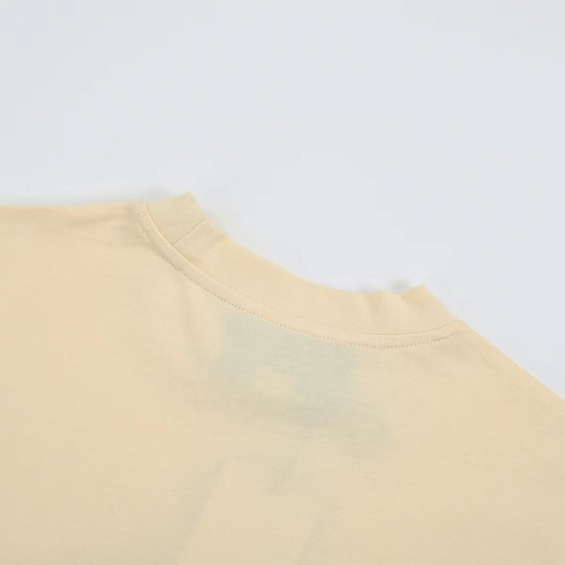 Футболка Gucci With A Rabbit Print In A Cap "Cream" фото № 4