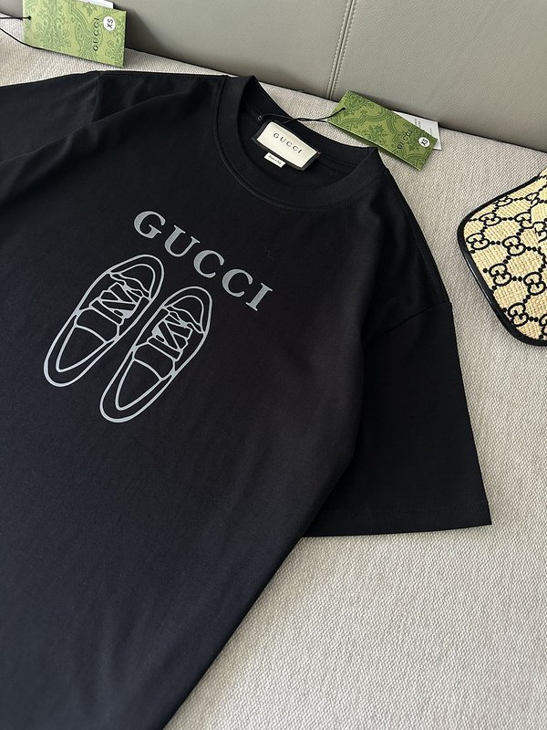 Футболка Gucci Shoes And Logo Print "Black" фото № 5