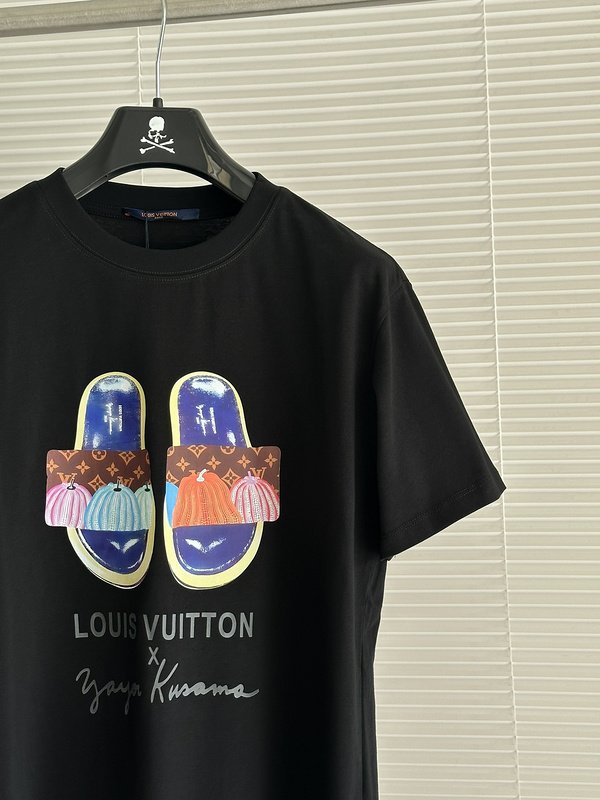 Футболка Louis Vuitton With Print Of Slippers "Black" фото № 4