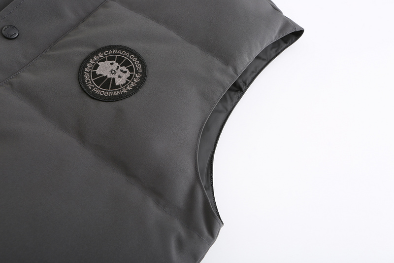 Жилетка Canada Goose Garson Vest "Gray" фото № 7