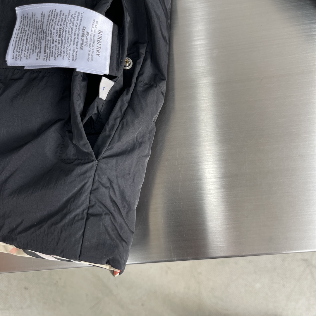 Пуховик Burberry Contrast Flip "Black" фото № 2