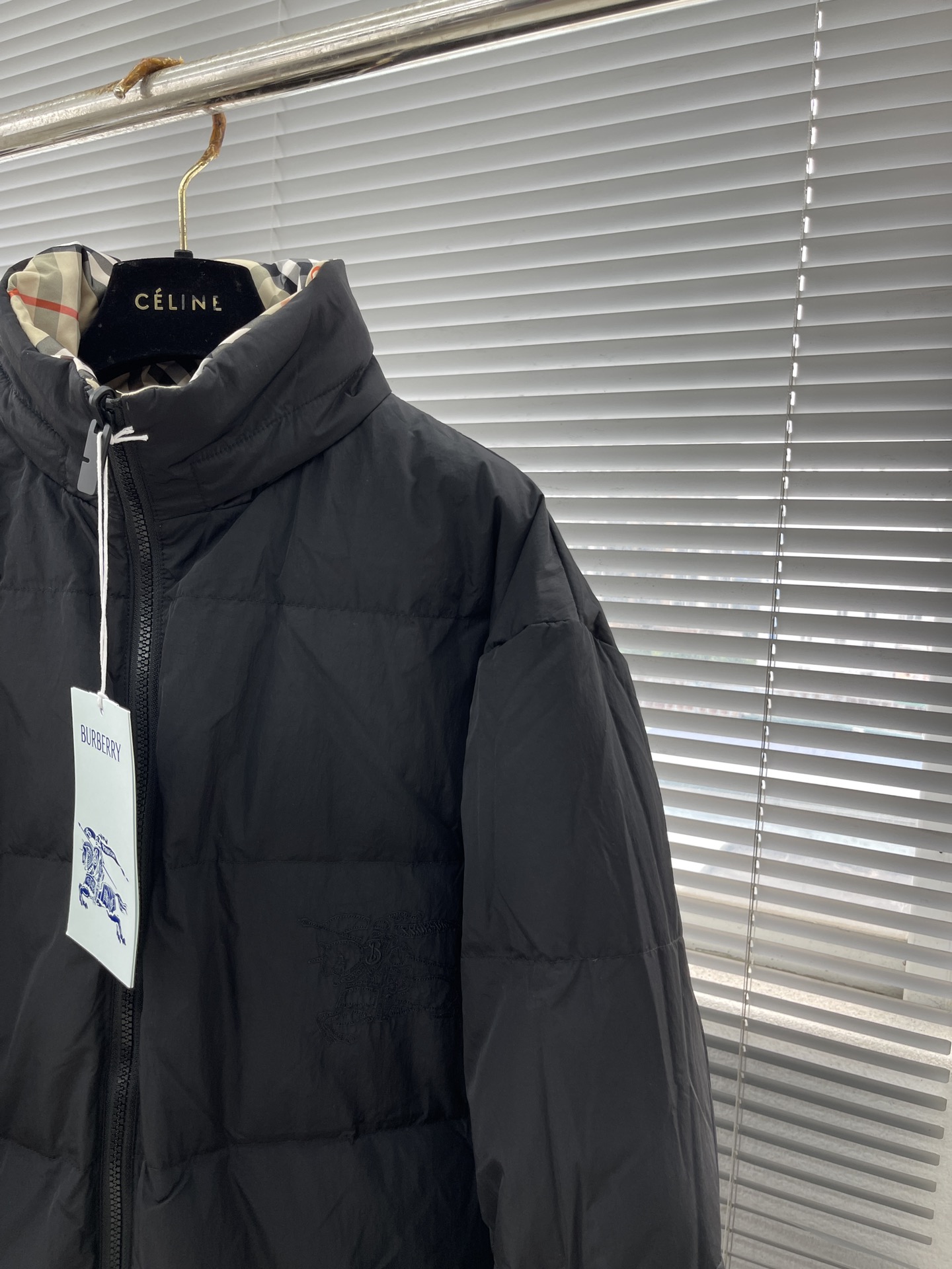 Пуховик Burberry Contrast Flip "Black" фото № 7