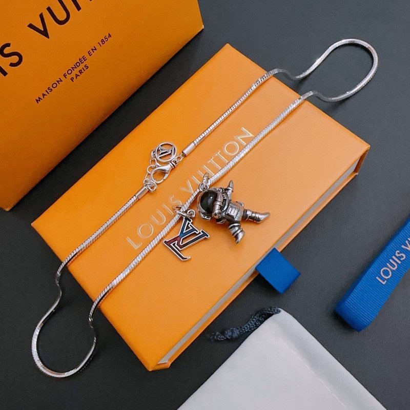 Подвеска Louis Vuitton Symbol Decoration - Astronaut "Silver" фото № 4