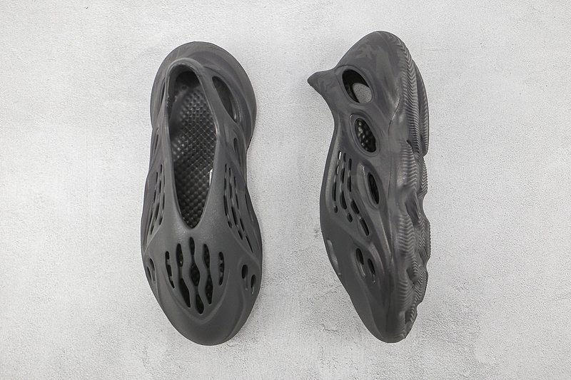 Adidas Yeezy Foam Runner "Onyx" фото № 6