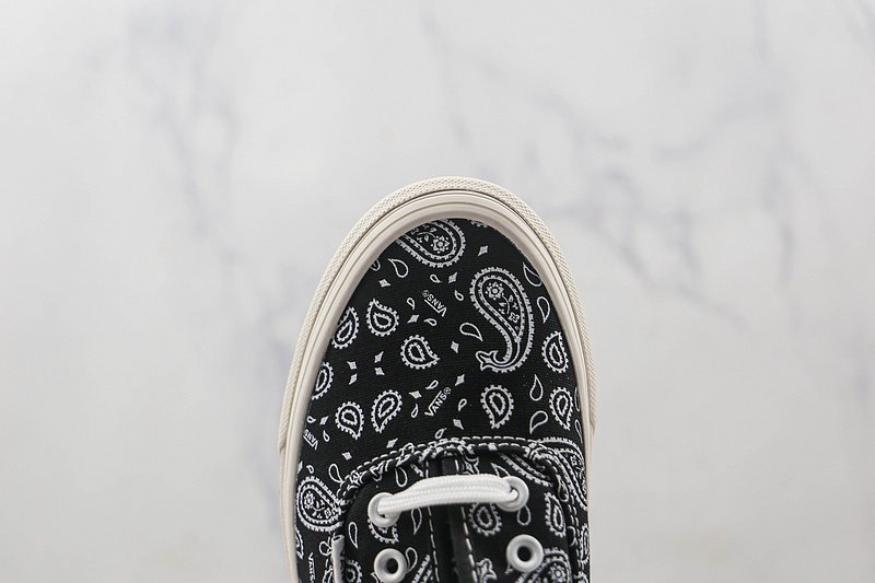 Vans Authentic "Black Bandana" фото № 4
