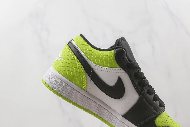 Air Jordan 1 Low "Snakeskin Vivid Green" фото № 4