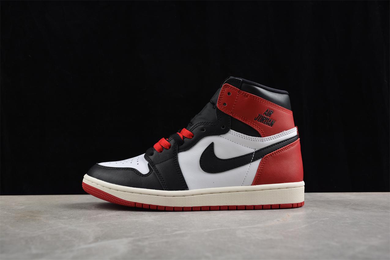 Air Jordan 1 High OG "Black Toe" фото № 2