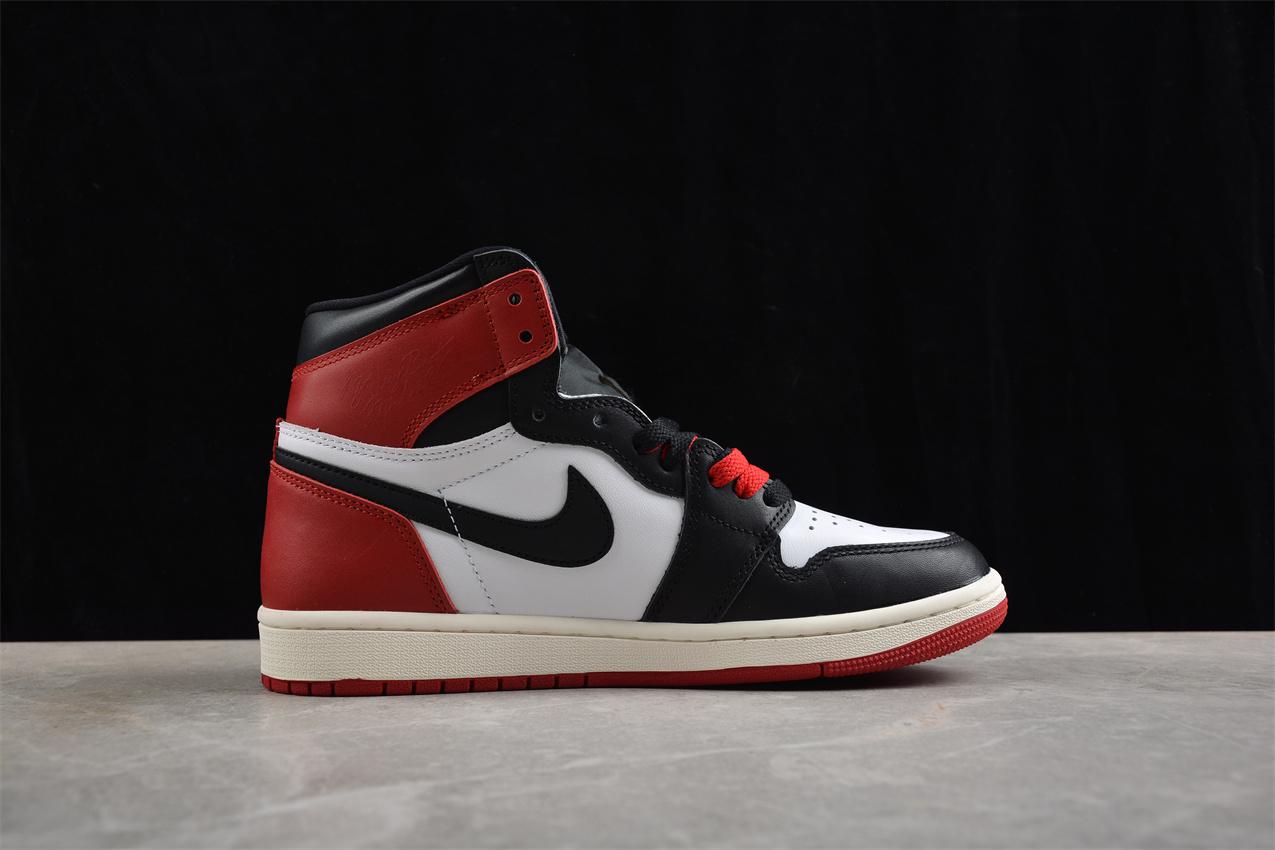 Air Jordan 1 High OG "Black Toe" фото № 7