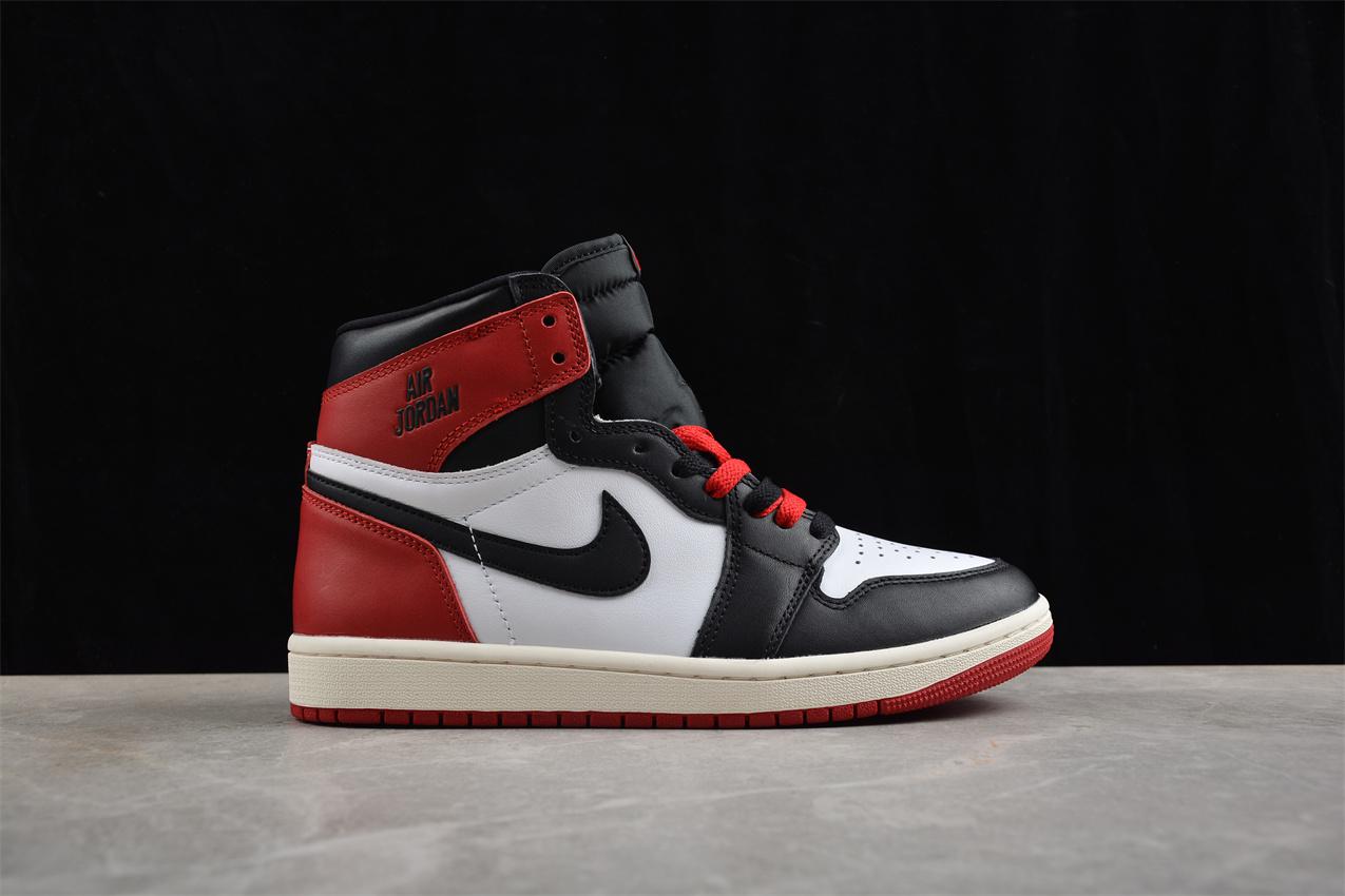 Air Jordan 1 High OG "Black Toe" фото № 5