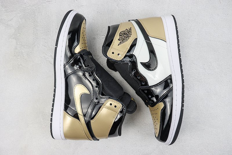 Air Jordan 1 Retro High OG NRG "Gold Toe" фото № 6