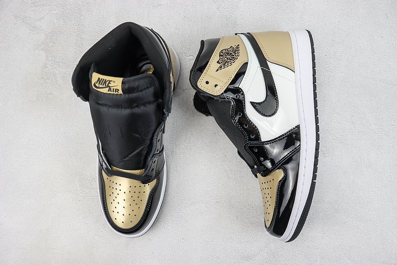 Air Jordan 1 Retro High OG NRG "Gold Toe" фото № 7