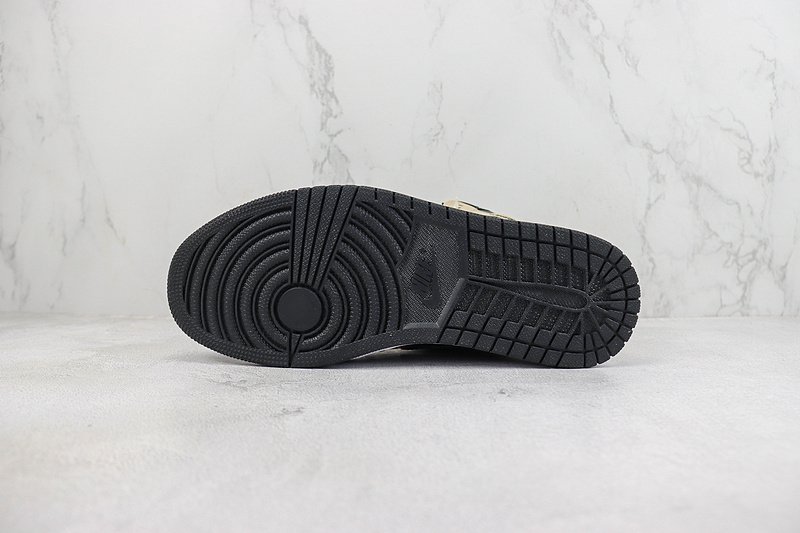 Air Jordan 1 Retro High OG NRG "Gold Toe" фото № 8