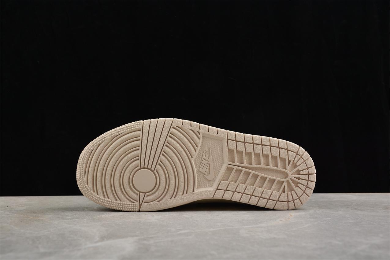 Air Jordan 1 Low SE "Sanddrift/Glacier Blue" фото № 8