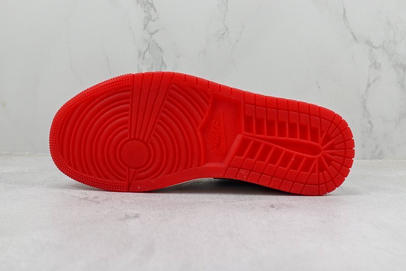 Air Jordan 1 Retro High "Spider-Man Across the Spider-Verse" фото № 9